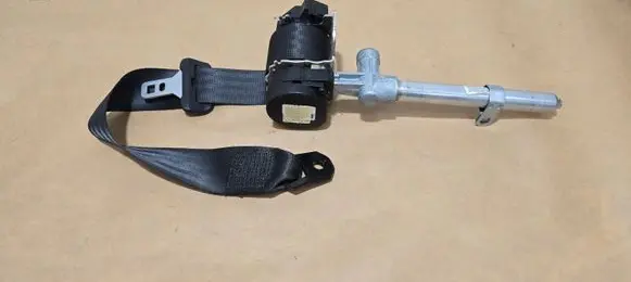 Volvo C70 Rear seatbelt 608492500A