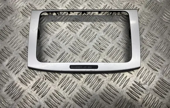 Volkswagen PASSAT B6 Radio/GPS head unit trim 3C0858069M