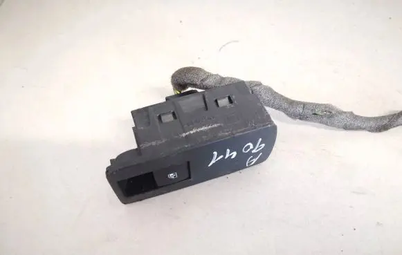 Opel Insignia A Electric window control switch 13301888