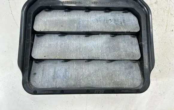 Ford Escape IV Quarter panel pressure vent L1TBA280B62AC