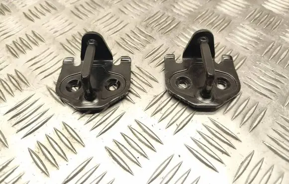 Ford Mondeo MK IV Rear door lock loop/hook striker 