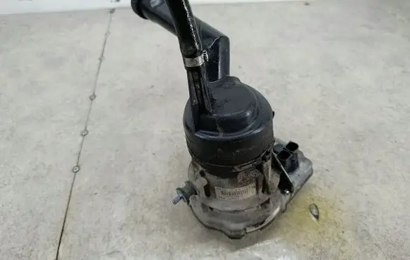 Peugeot 308 Power steering pump 