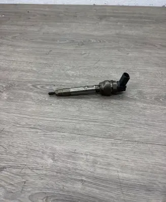 BMW 3 F30 F35 F31 Fuel injector 8514148 0445110743