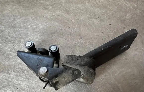 Renault Trafic II (X83) Sliding door upper roller guide/hinge 312372E