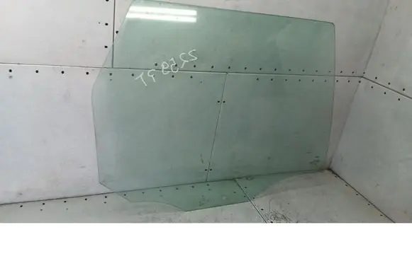 Ford Focus Rear door window glass 