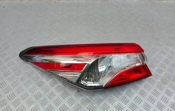 Toyota Camry VIII XV70 Rear/tail lights