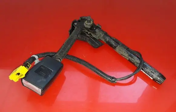 Hyundai Sonata Front seatbelt buckle 888303K020