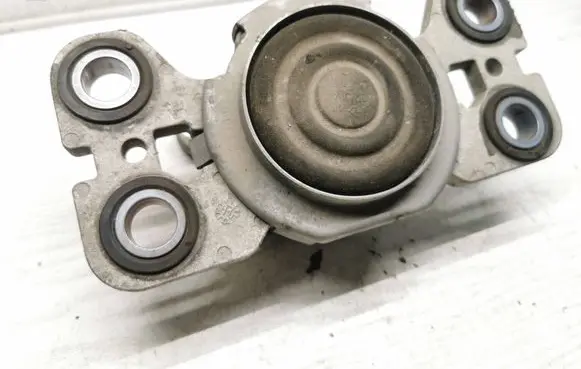 Volvo XC60 Engine mount bracket 31316877
