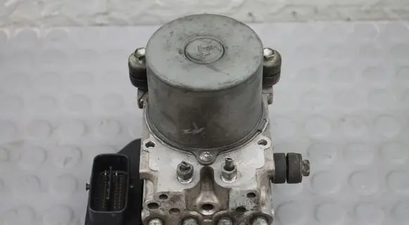 Toyota RAV 4 (XA30) ABS Pump 133800
