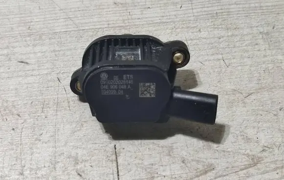 Volkswagen Touran III Camshaft vanos timing valve 04E906048A 10409904 0910202028146