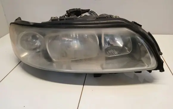 Volvo S60 Headlight/headlamp 30698830 89900258 P2004S60HAL