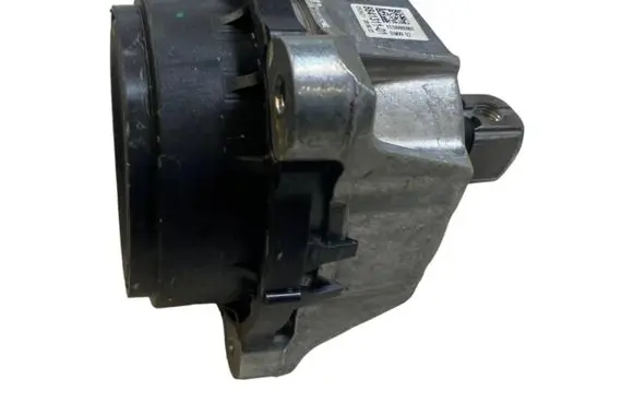 BMW X7 G07 Engine mount bracket 8841311