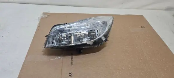 Opel Insignia A Headlight/headlamp 13226782