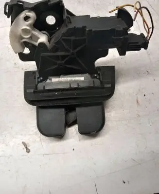 Audi A3 S3 8P Tailgate/trunk/boot lock/catch/latch 8P4827505A 262110