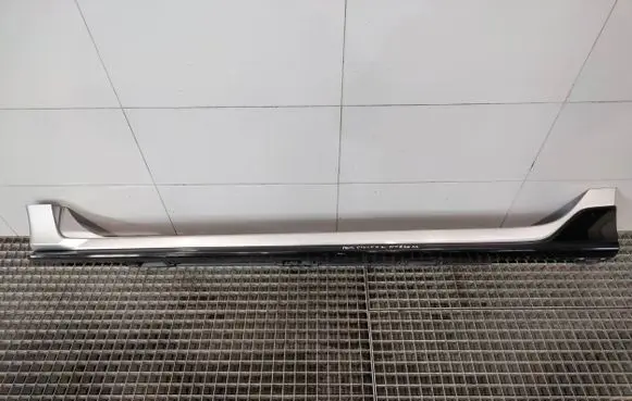 Honda Civic X Sill/side skirt trim 