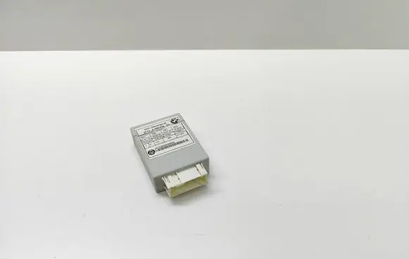 BMW 5 E60 E61 Air suspension control unit module (rear) 6769834 676983401 37146769834
