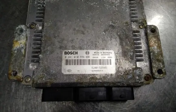 Renault Laguna II Engine control unit/module 0281010556 8200153946