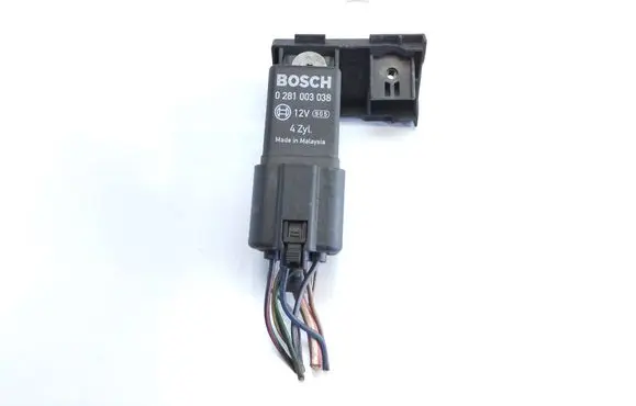 Skoda Octavia Mk2 (1Z) Glow plug pre-heat relay 0281003038 K5253