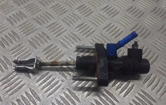 Toyota Avensis T250 Clutch slave cylinder 0570816