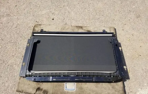 Chrysler Pacifica Rear windscreen sun blind/shade 5SD25PD2AF P5SD25PD2AF