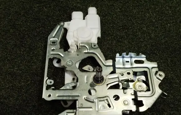Renault Master III Sliding door lock 826703236R