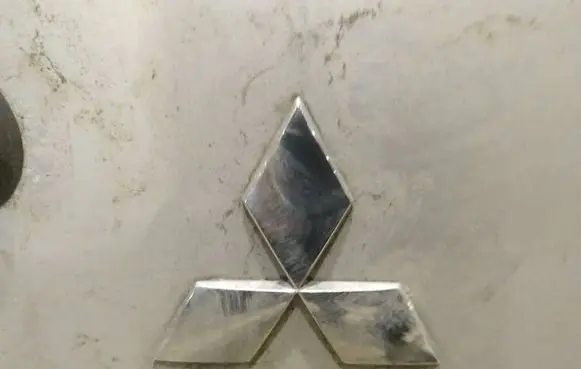 Mitsubishi Colt Manufacturer badge logo/emblem 