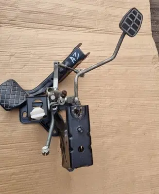 Audi A3 S3 8L Pedal assembly 
