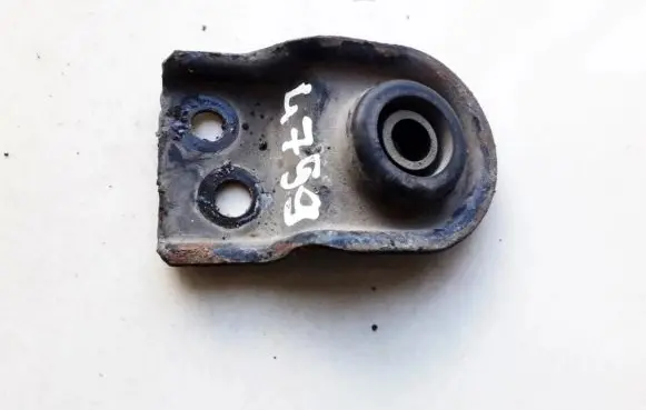 Volvo S40, V40 Radiator mount bracket mb925655