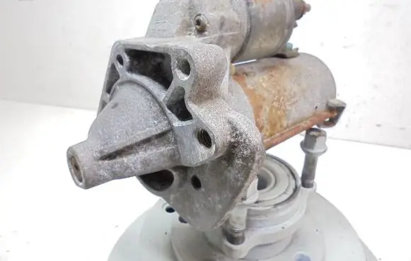 Dacia Sandero Starter motor 233003329R