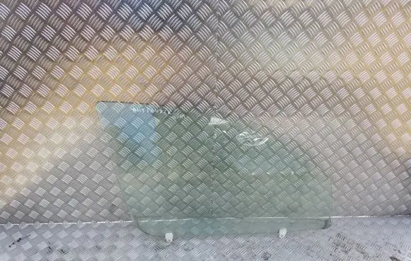 Mitsubishi Outlander Front door window glass four-door