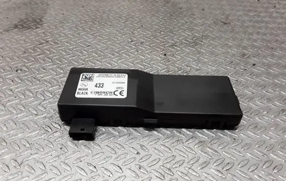 Opel Insignia A Door central lock control unit/module 13503204