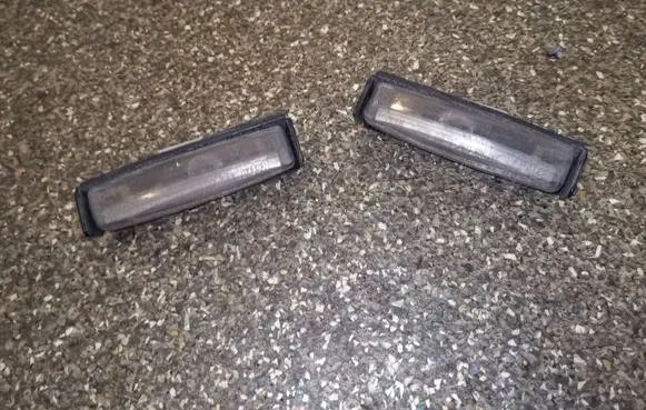 Lexus RX 300 Number plate light 