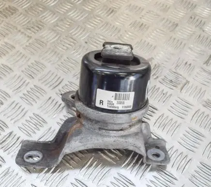 Volvo S60 Engine mount bracket 31330135