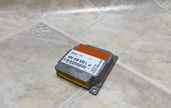 Audi A4 S4 B5 8D Airbag control unit/module 8D0959655L 0285001305