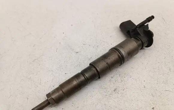 BMW 7 E65 E66 Fuel injector 7792721 0445115070 779272108