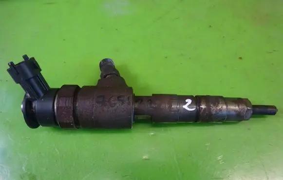 Peugeot Partner Fuel injector 0445110340