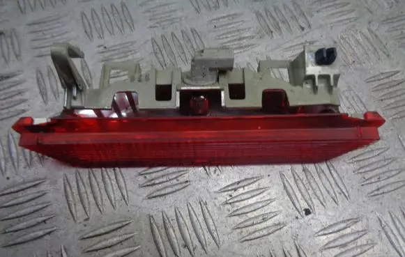 Toyota Yaris Third/center stoplight