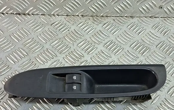 Renault Clio II Electric window control switch 8200084003