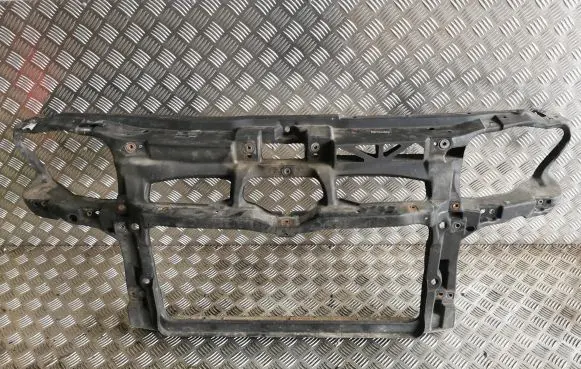 Volkswagen Golf IV Radiator support slam panel