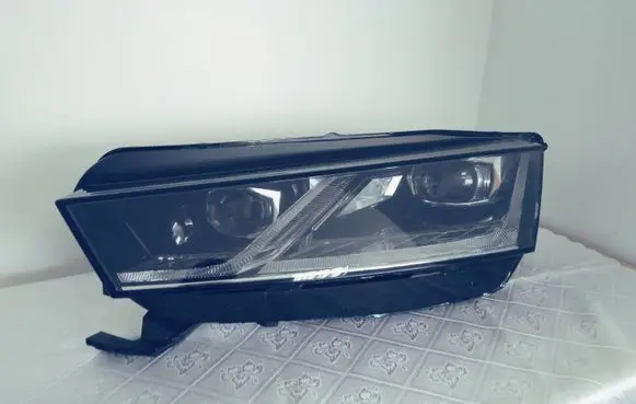 Skoda Octavia Mk4 Headlight/headlamp 5E4941016