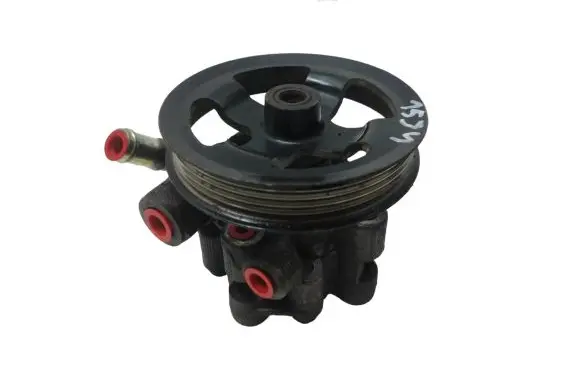 Toyota Avensis T250 Power steering pump 