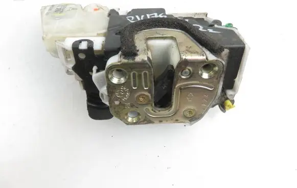 Nissan Pathfinder R50 Front door lock 805525P003