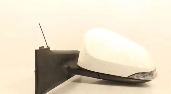 Toyota Yaris Front door electric wing mirror E8025614