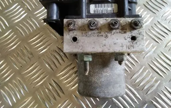 Mercedes-Benz B W245 ABS Pump 0265230056 A0064314612 0265950840