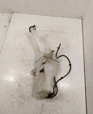Hyundai ix20 Windshield washer fluid reservoir/tank 286101P000
