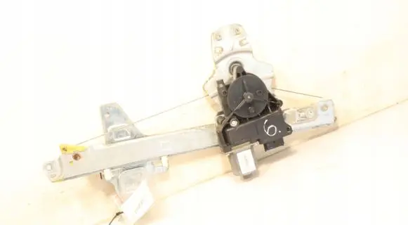 Rear window lifting mechanism without motor