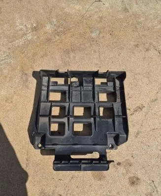 Audi A3 S3 8P Engine control unit holder 8P0906131