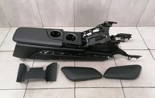 Porsche Taycan 9J1 Center console