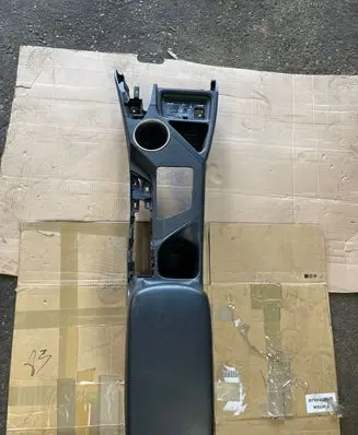 Toyota RAV 4 (XA40) Armrest 5891242030