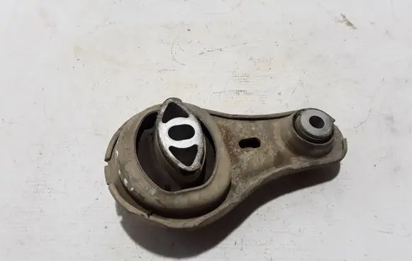 Opel Movano B Engine mount bracket 8200725253